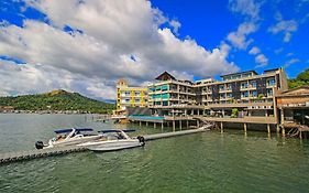 Two Seasons Coron Bayside Hotel